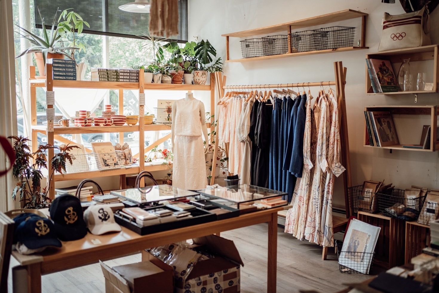 The Journey of Silk Threads from China to Your Closet